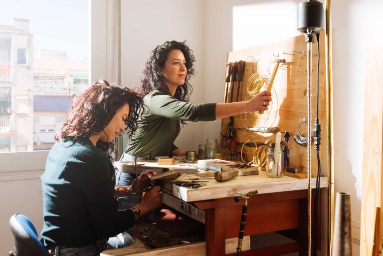 Light in the Frame: How Artists Paint Time, Mood, and Meaning